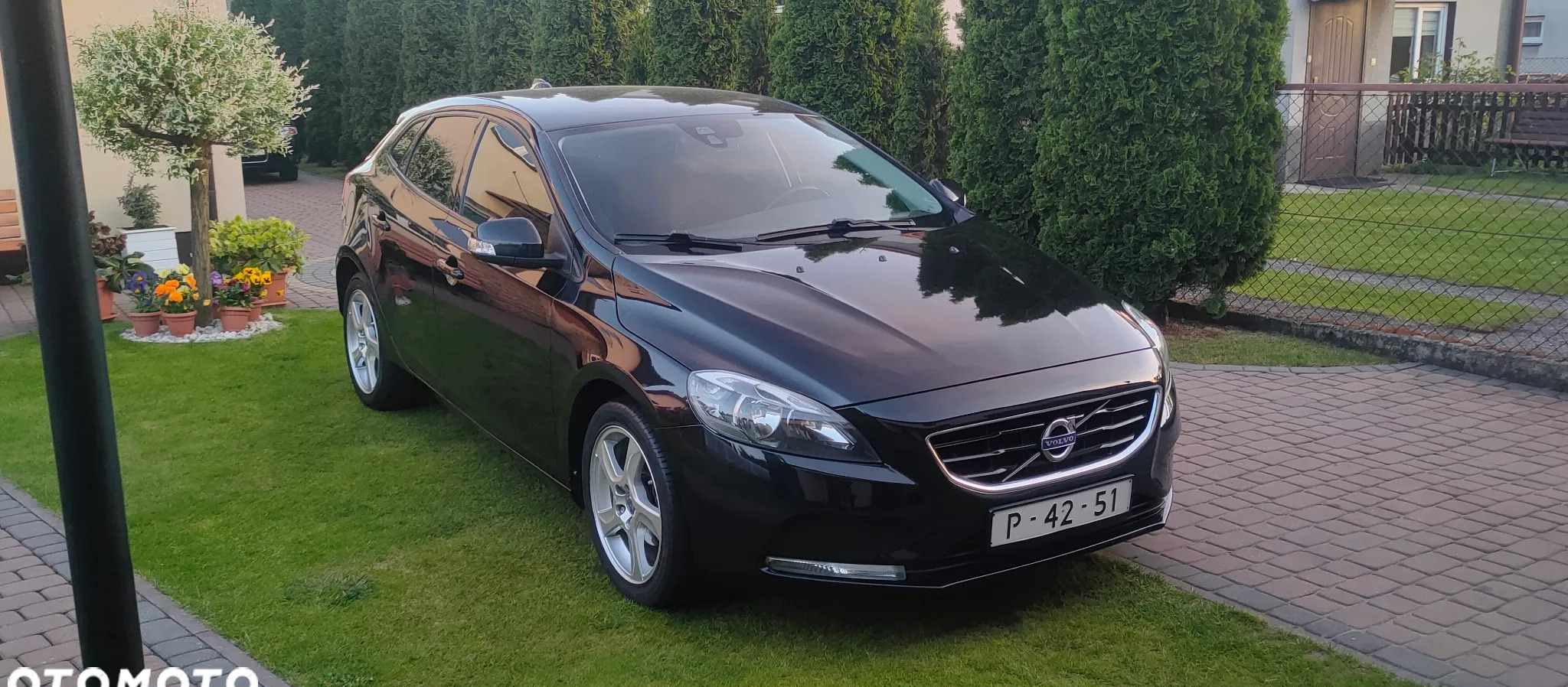 Volvo V40 cena 32900 przebieg: 208000, rok produkcji 2012 z Otmuchów małe 277